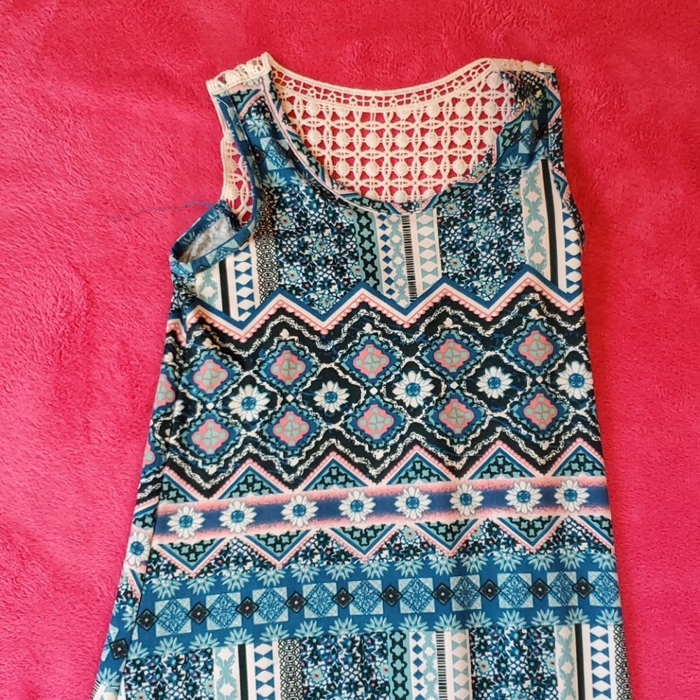 Springtime pattern dress - Picture 2 of 3
